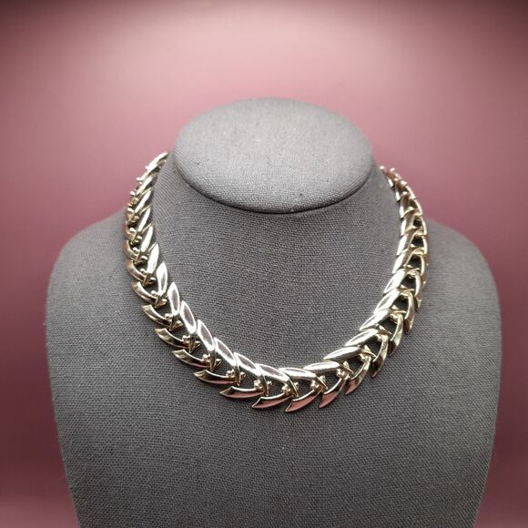 Coro Smooth Chain Linked Necklace Vintage Choker Gold Tone 16” - Picture 3 of 12